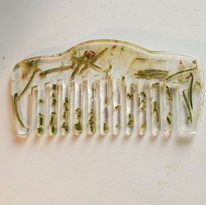Men's comb with winter pine